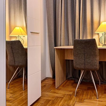 Modern Parkside Garden View Apartment Будапеща Екстериор снимка