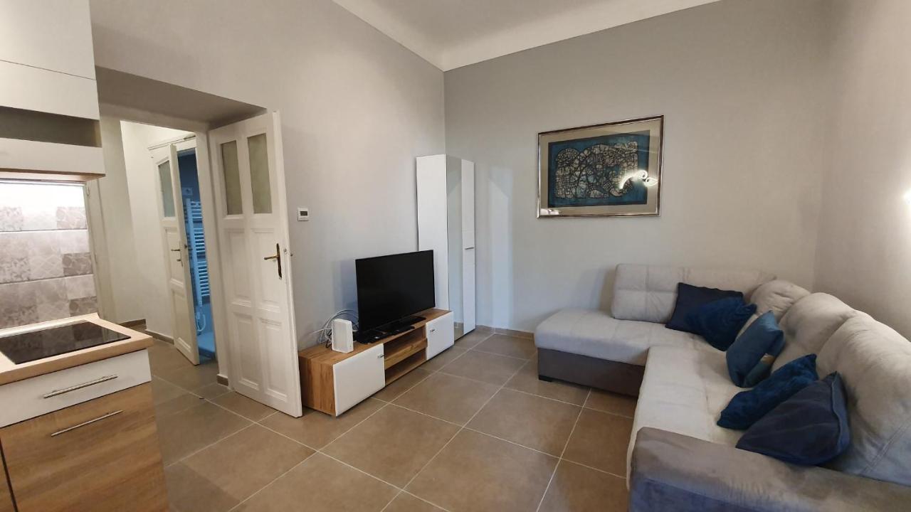 Modern Parkside Garden View Apartment Будапеща Екстериор снимка