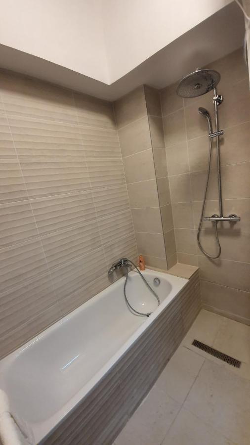 Modern Parkside Garden View Apartment Будапеща Екстериор снимка