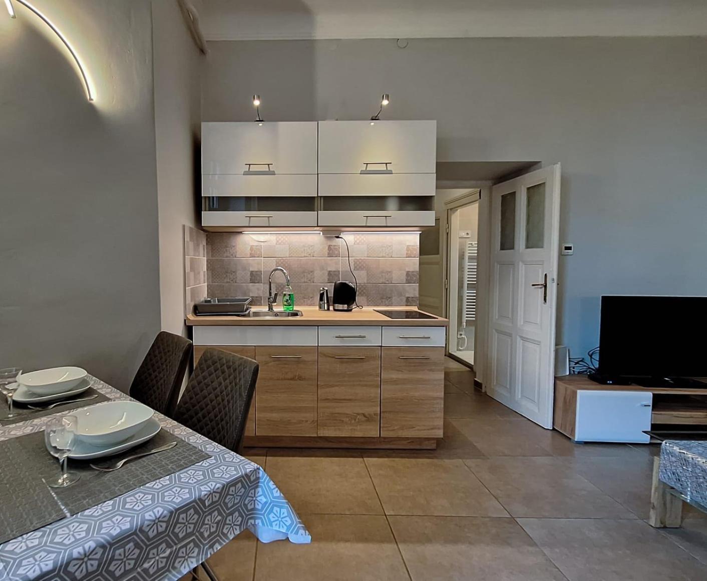 Modern Parkside Garden View Apartment Будапеща Екстериор снимка