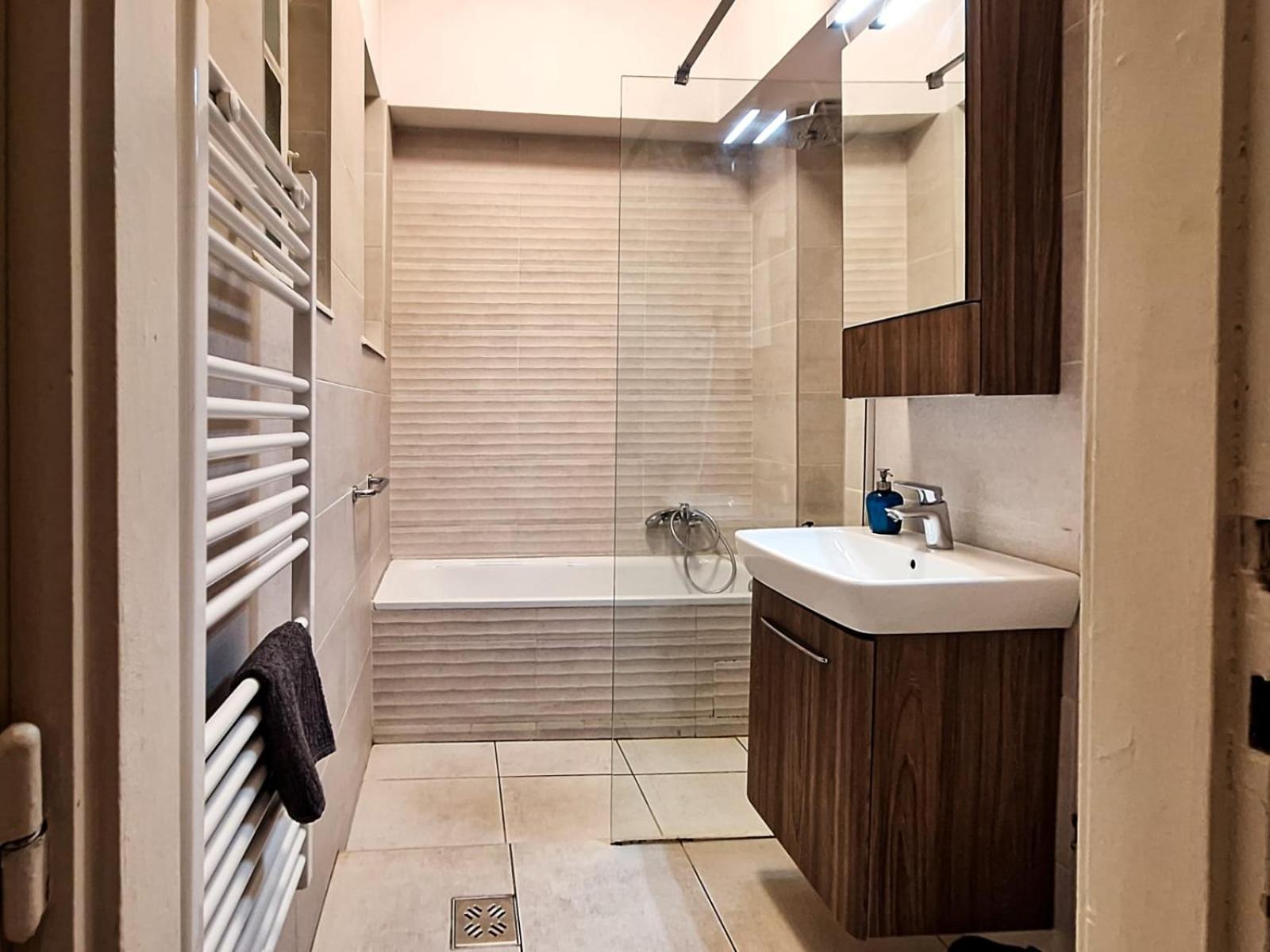 Modern Parkside Garden View Apartment Будапеща Екстериор снимка