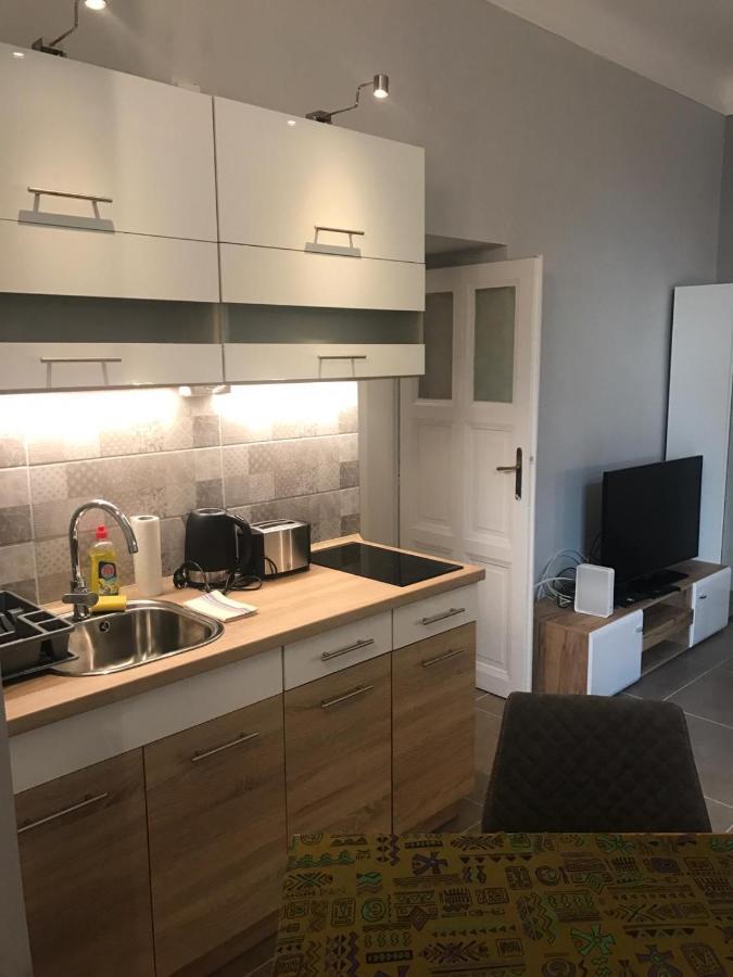 Modern Parkside Garden View Apartment Будапеща Екстериор снимка